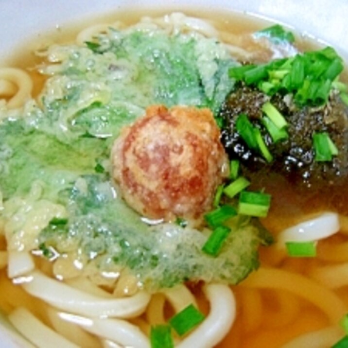 おばあちゃんが作ってくれた♪梅の天ぷらうどん。